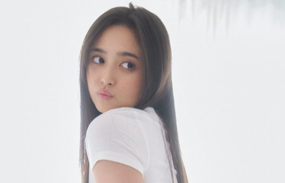 【井上和】顔面最強アイドルのデカ尻から覗くカルバンクライン