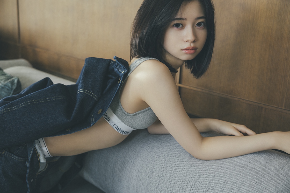 【桜田ひより】ヘルシー色白ボディにグレーCKが映えてエロい