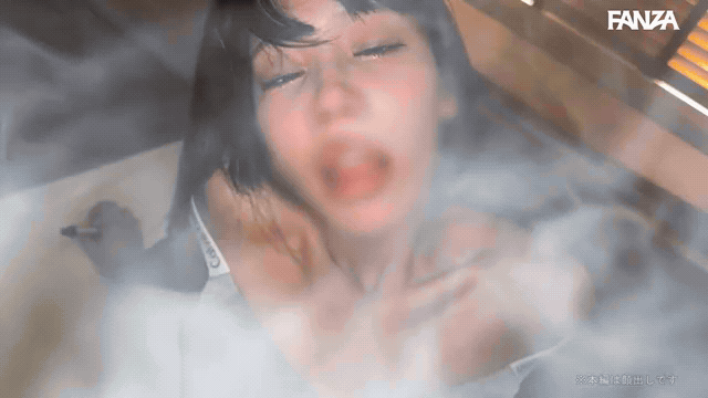 【梅田みなみ】カップルのハメ撮り流出│カルバンクライン着衣騎乗位